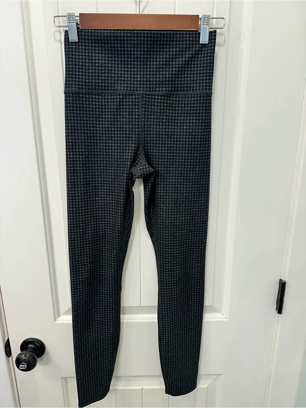 Vuori Kids High-Rise Black Micro-Pattern Leggings